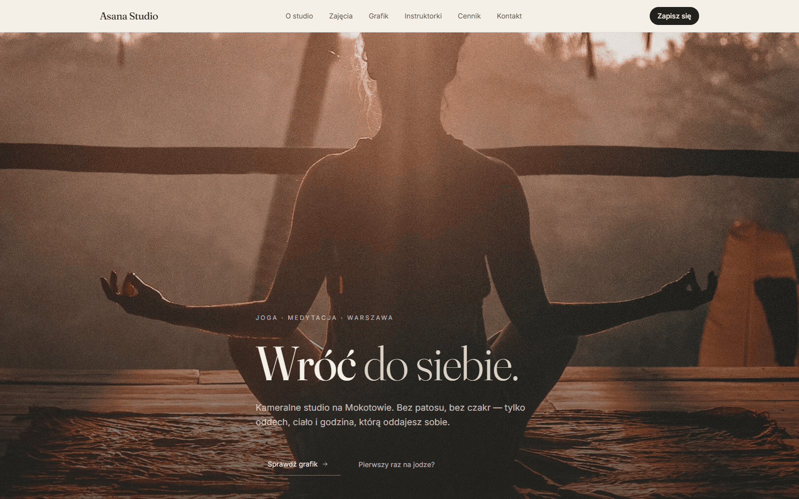 Strona Asana Studio — fotograficzny hero studia jogi